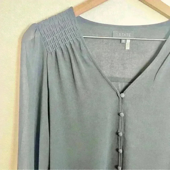 NWT 1. State Women’s Smocked Detail Button Up Blouse in Black Size X-Small - Picture 3 of 12